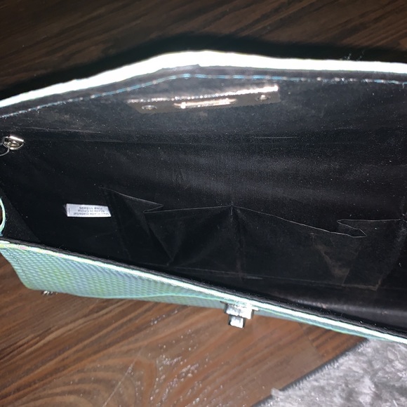 Holographic Envelope Light Mint Green Clutch - Picture 5 of 8